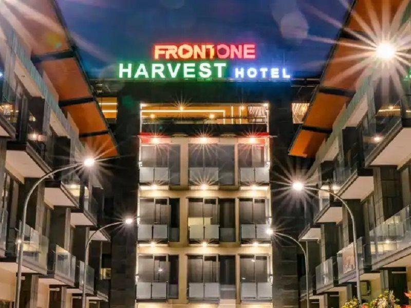 Front One Harvest Hotel Wonosobo Exteriér fotografie